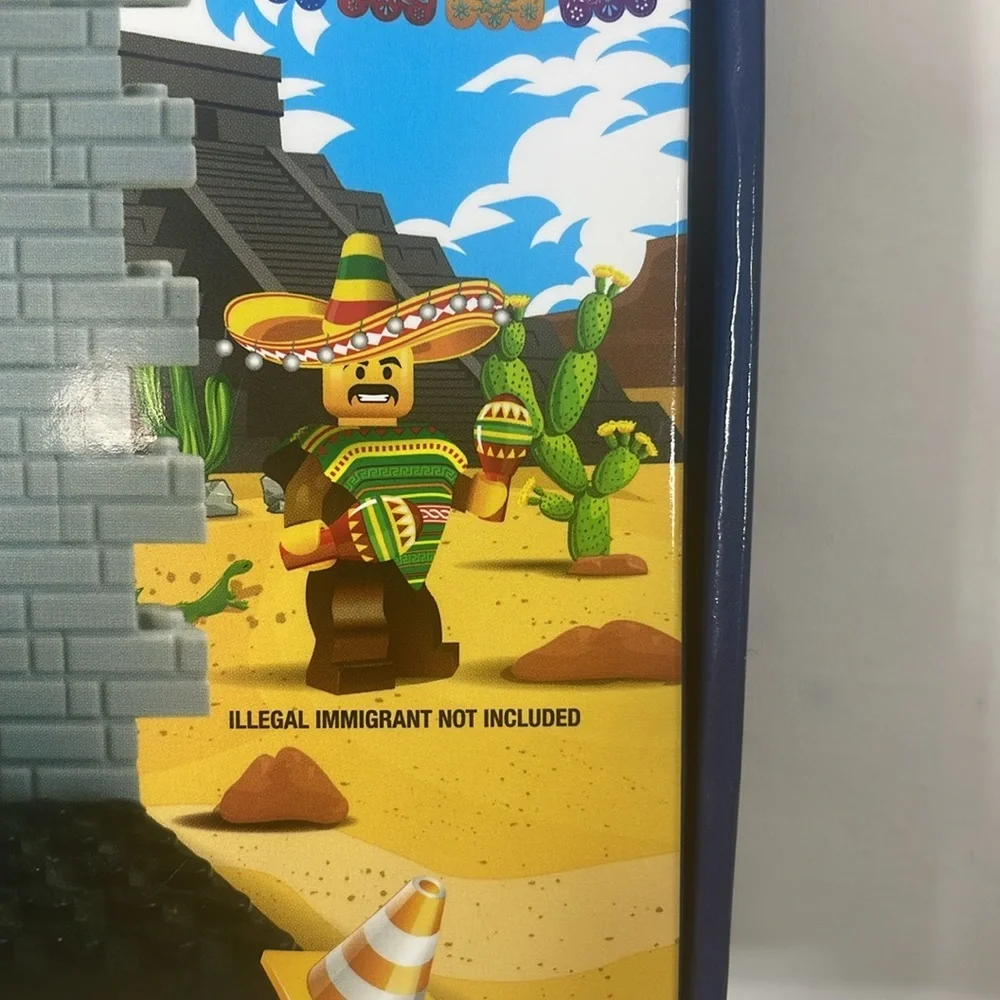 MAGA Donald Trump BUILD THE WALL 101 Pieces, includes President Trump minifigure